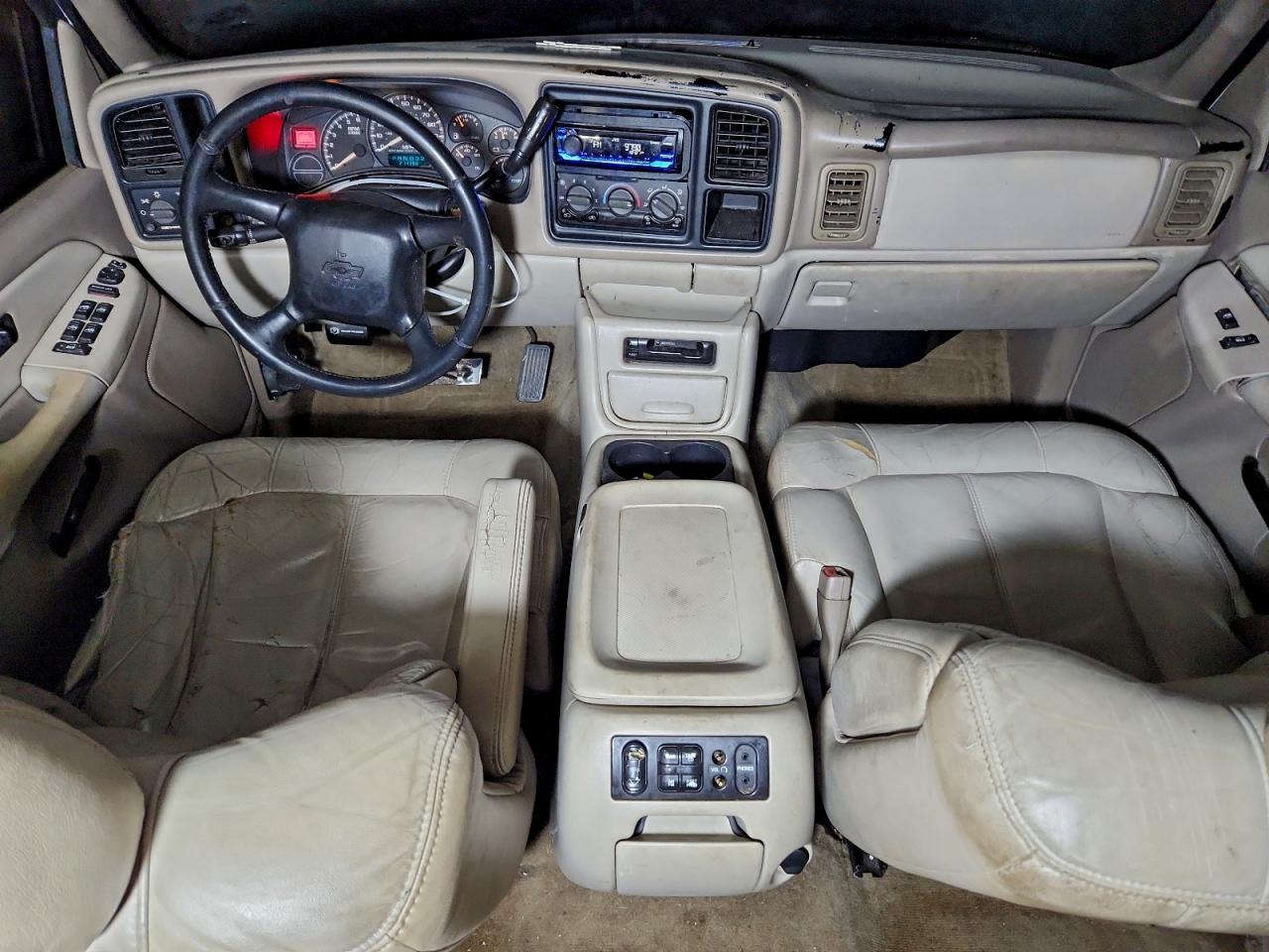 2002 Chevrolet Tahoe C1500 VIN: 1GNEC13Z52R235965 Lot: 93934315