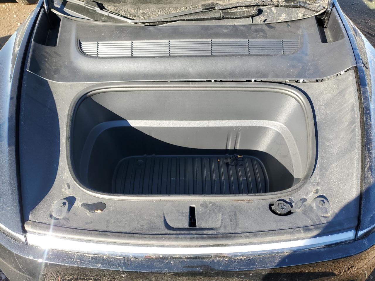 2026 Tesla Model Y VIN: 7SAYGDEE5TF360934 Lot: 91804875