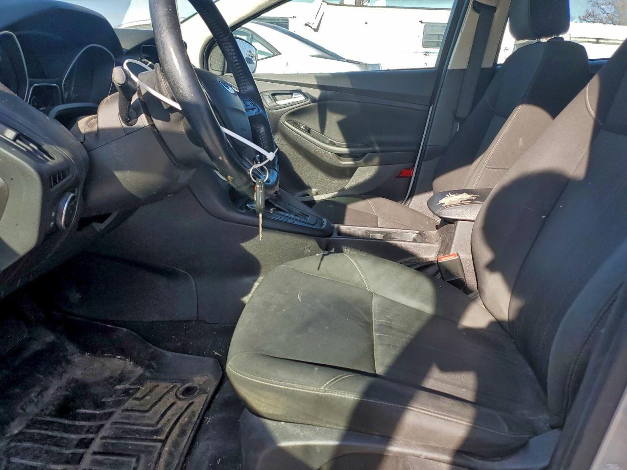 2015 Ford Focus Se VIN: 1FADP3K27FL220004 Lot: 94762775