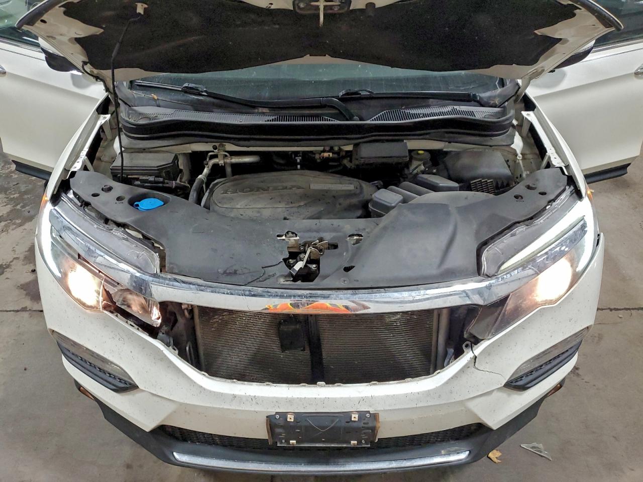 2016 Honda Pilot Touring VIN: 5FNYF5H93GB021115 Lot: 93711575