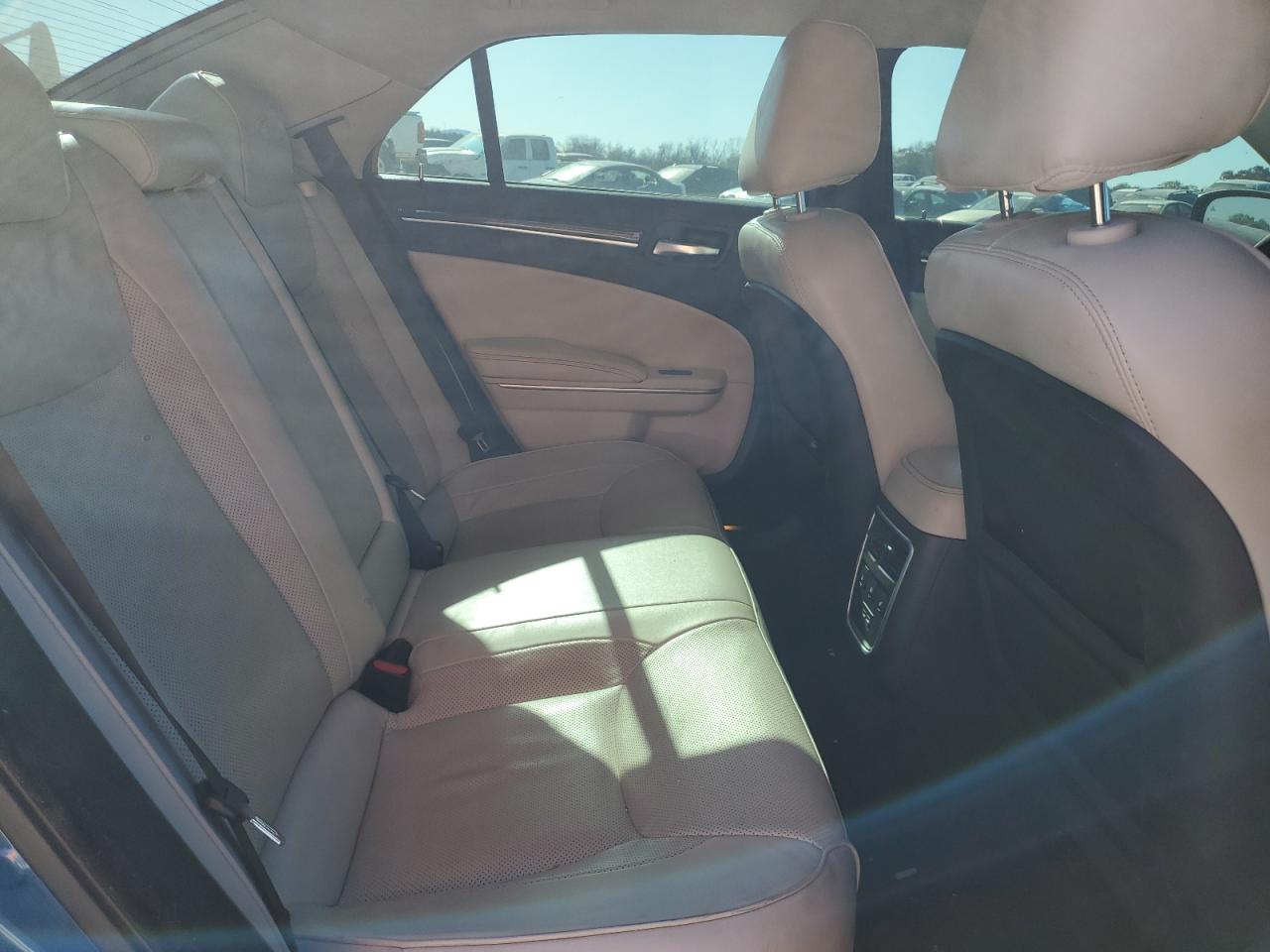 2022 Chrysler 300 Touring L VIN: 2C3CCASG5NH163206 Lot: 92302875