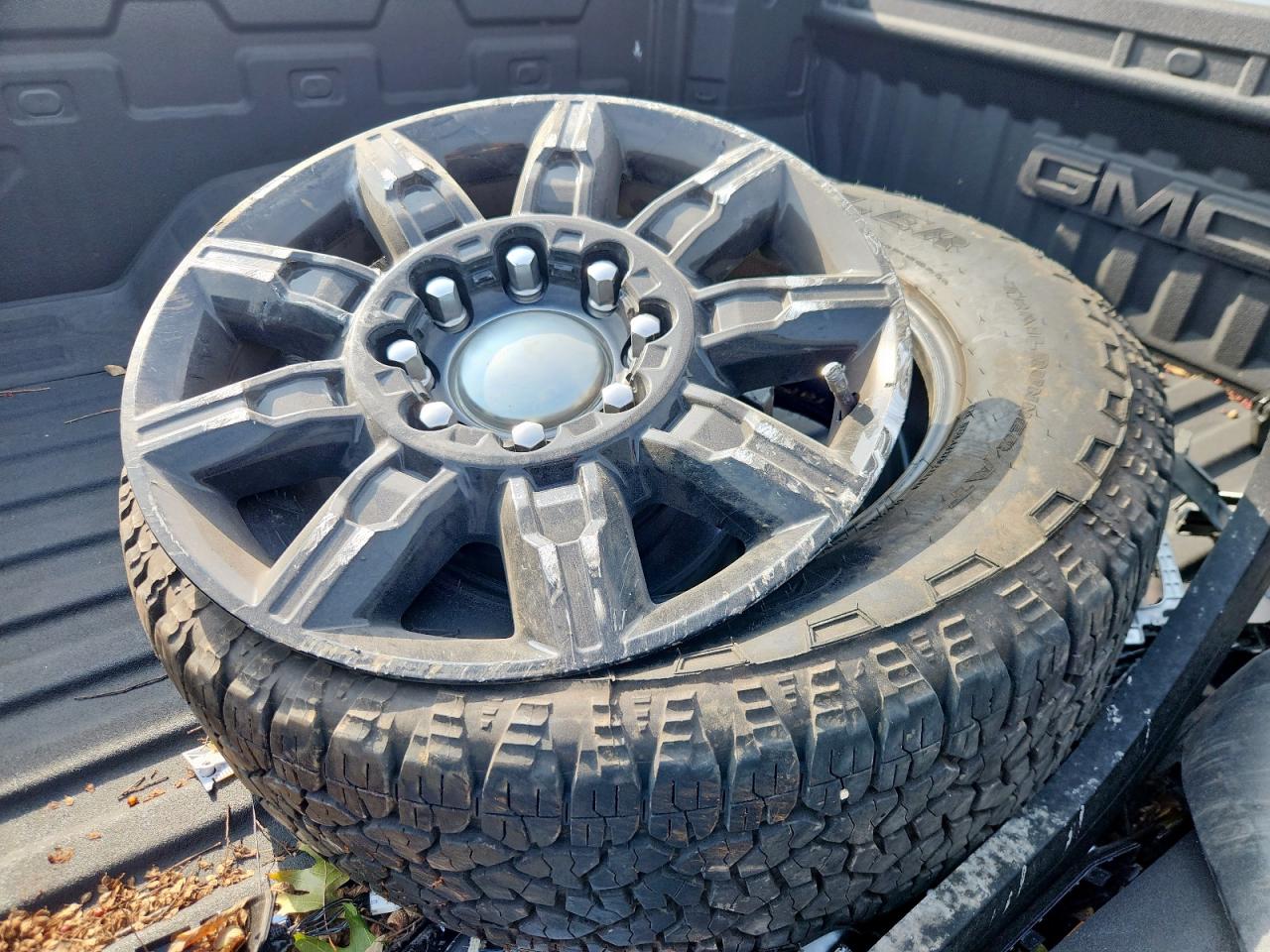 2025 GMC Sierra K2500 At4 VIN: 1GT4UPEY4SF282396 Lot: 93539785