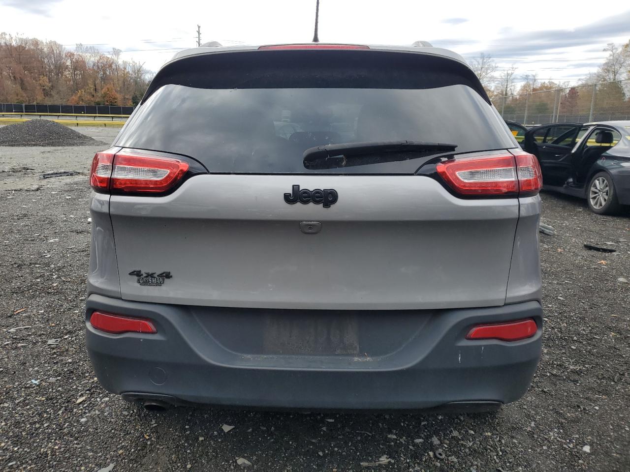 2018 Jeep Cherokee Latitude VIN: 1C4PJMCB9JD574767 Lot: 91450235