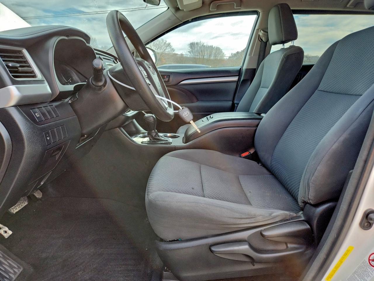 2017 Toyota Highlander Le VIN: 5TDZARFH3HS025540 Lot: 93738245