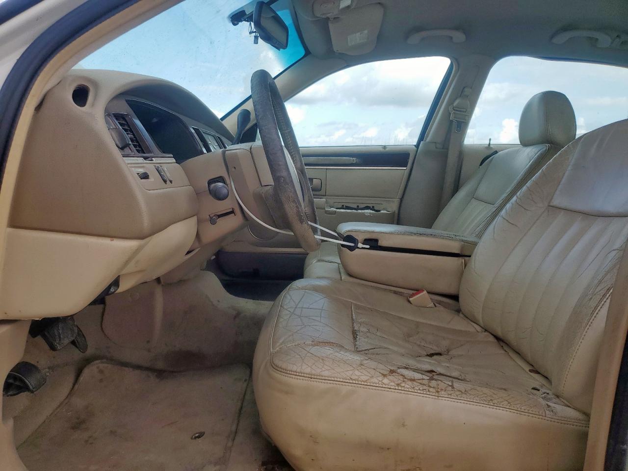 2007 Lincoln Town Car Signature VIN: 1LNHM81V57Y601007 Lot: 92258915