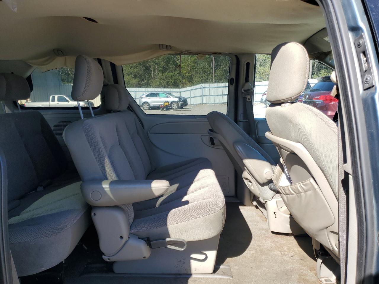 2006 Chrysler Town & Country VIN: 1A4GP45R16B739832 Lot: 92288225