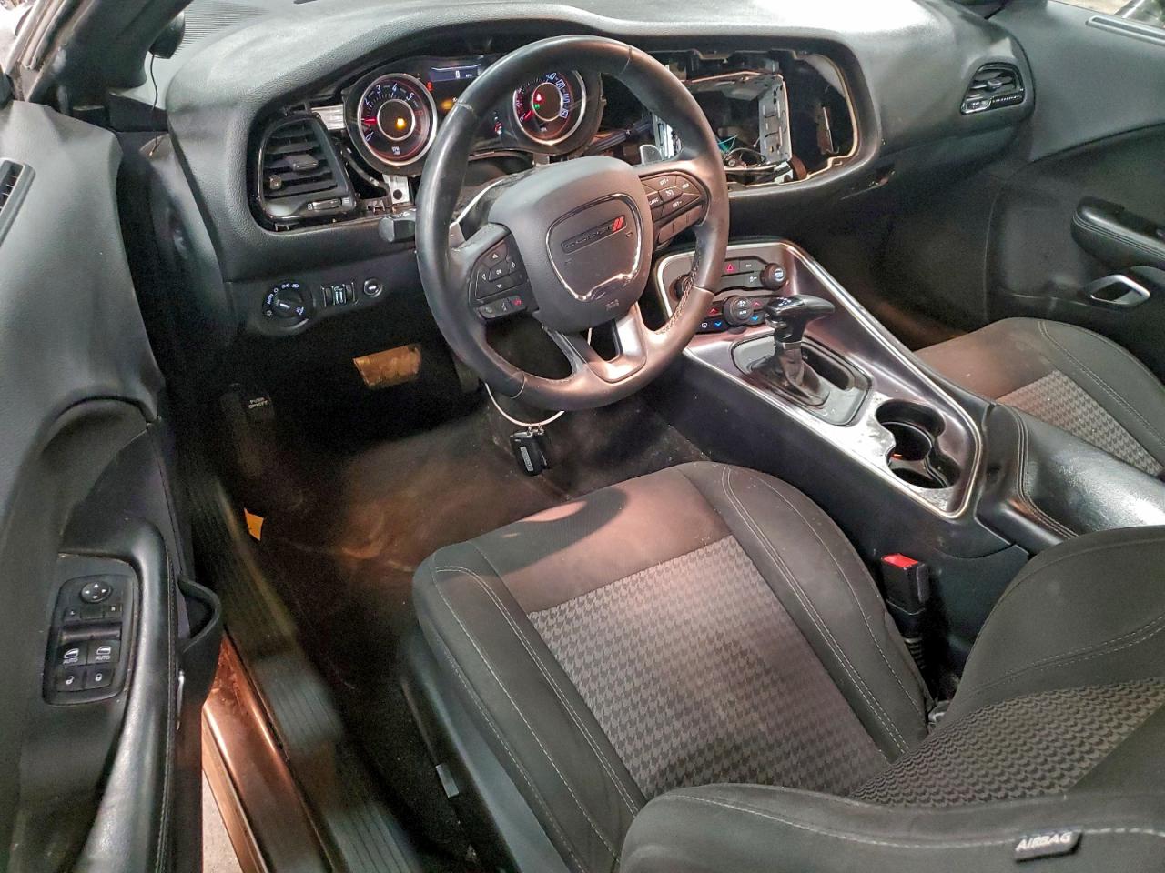 2015 Dodge Challenger Sxt VIN: 2C3CDZATXFH822182 Lot: 94175015