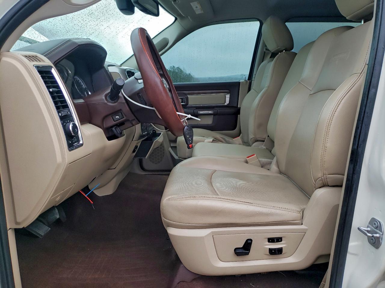 2017 Ram 1500 Laramie VIN: 1C6RR7NT5HS772946 Lot: 93869825