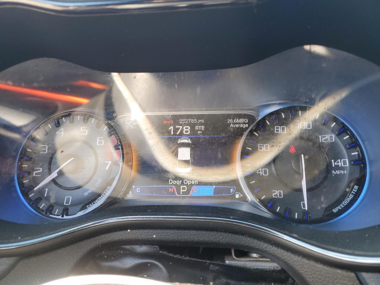 2015 Chrysler 200 S VIN: 1C3CCCBBXFN511929 Lot: 92461555