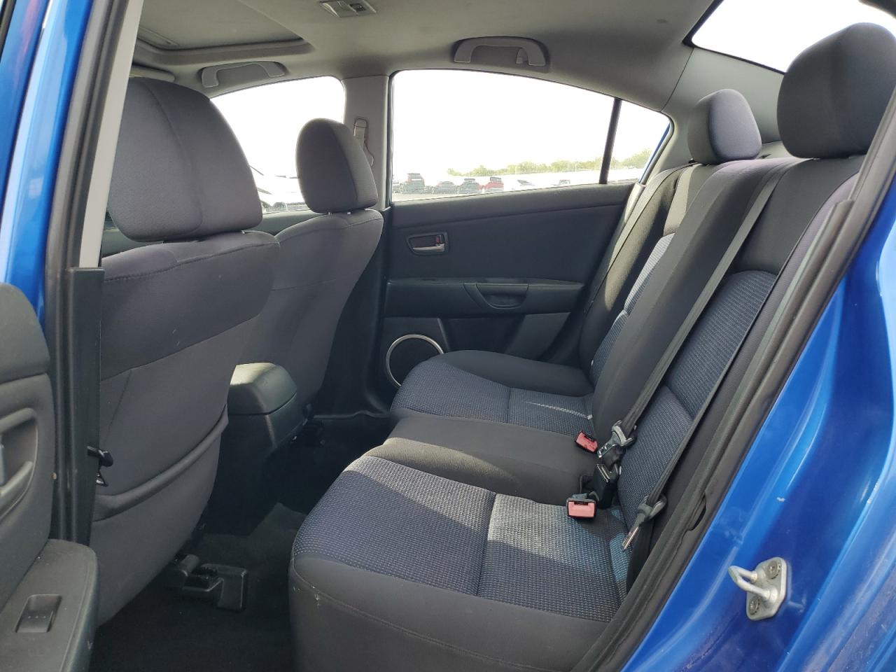 2005 Mazda 3 S VIN: JM1BK123651218574 Lot: 92255235