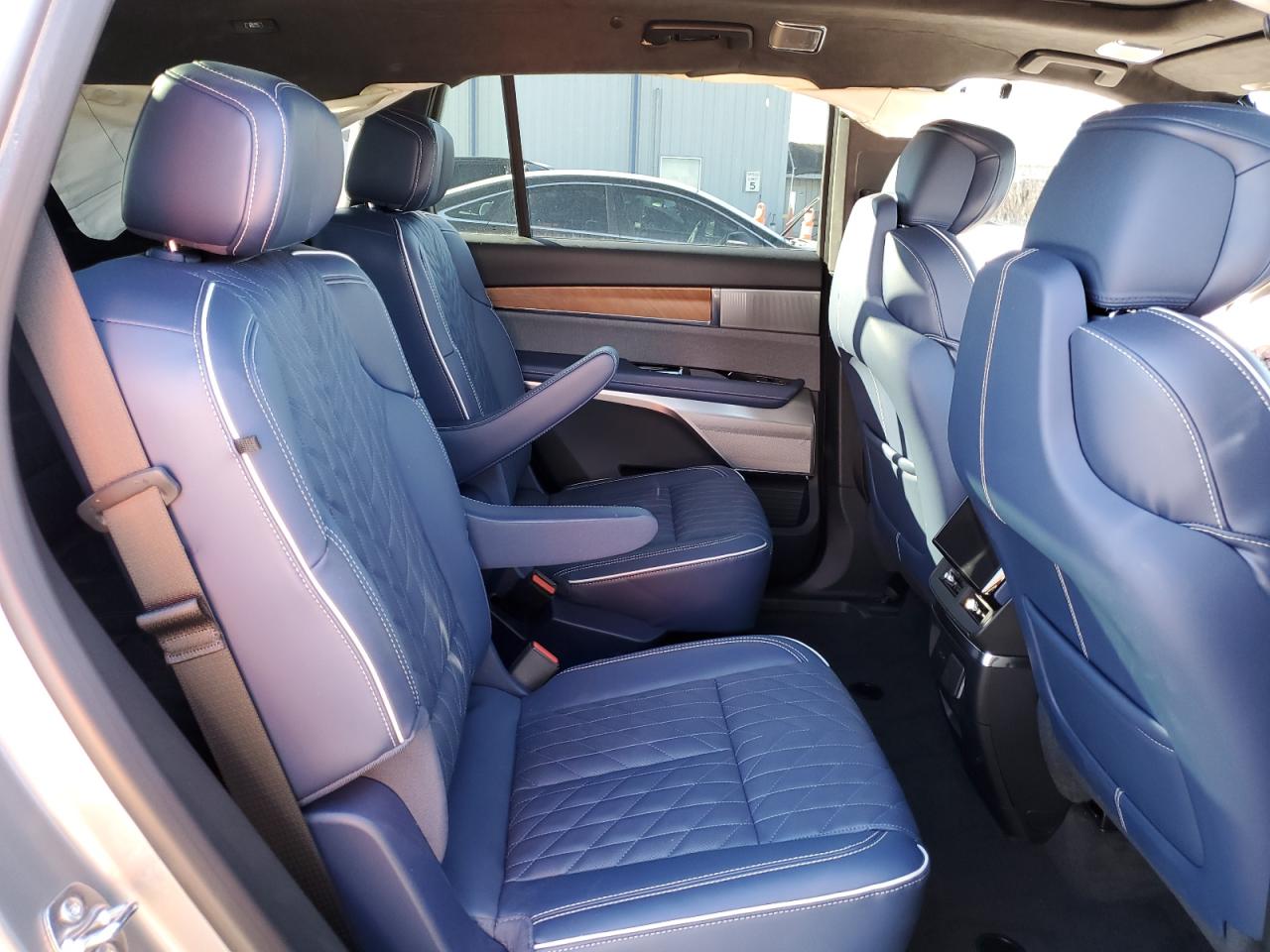 2026 Cadillac Vistiq Premium Luxury VIN: 1GYC3MML8TZ704120 Lot: 85431445