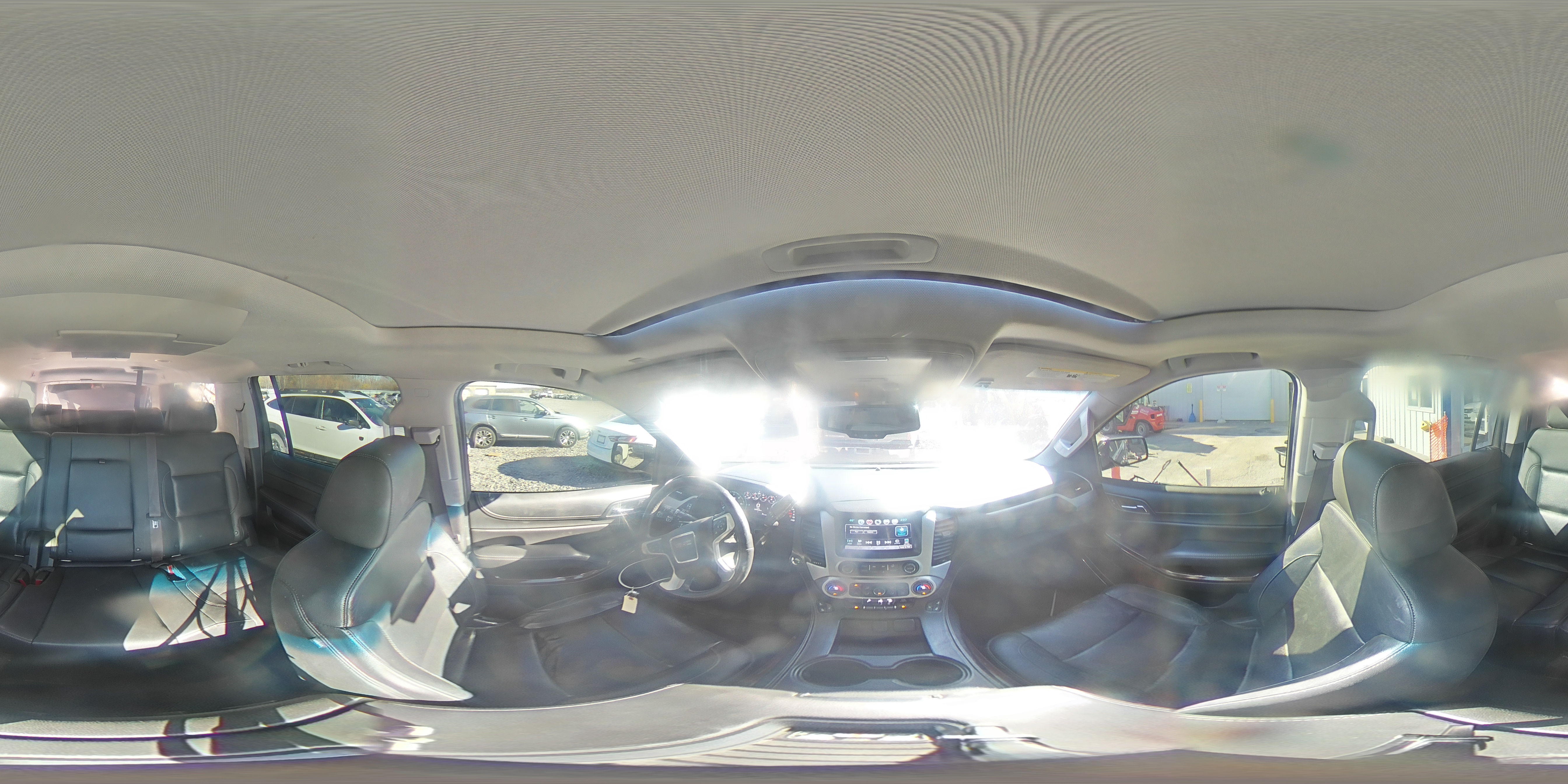 2017 GMC Yukon Xl K1500 Slt VIN: 1GKS2GKC2HR392641 Lot: 91613885