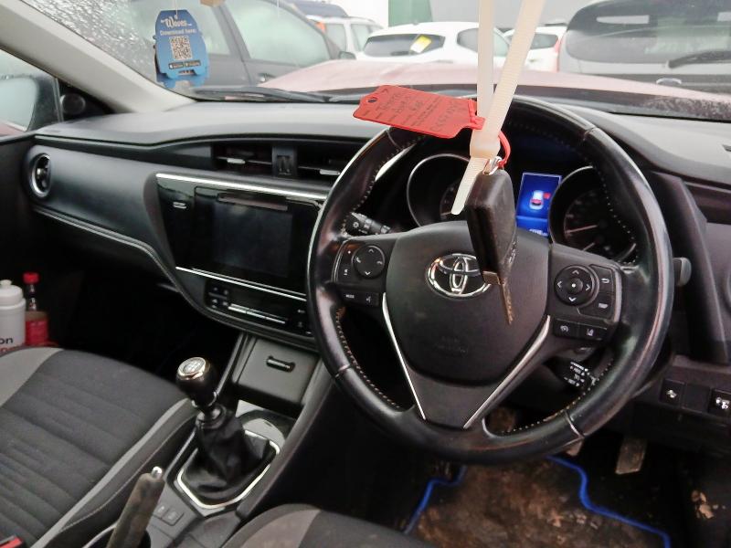 2017 TOYOTA AURIS 1.2T BUSINESS EDITION TSS 5DR