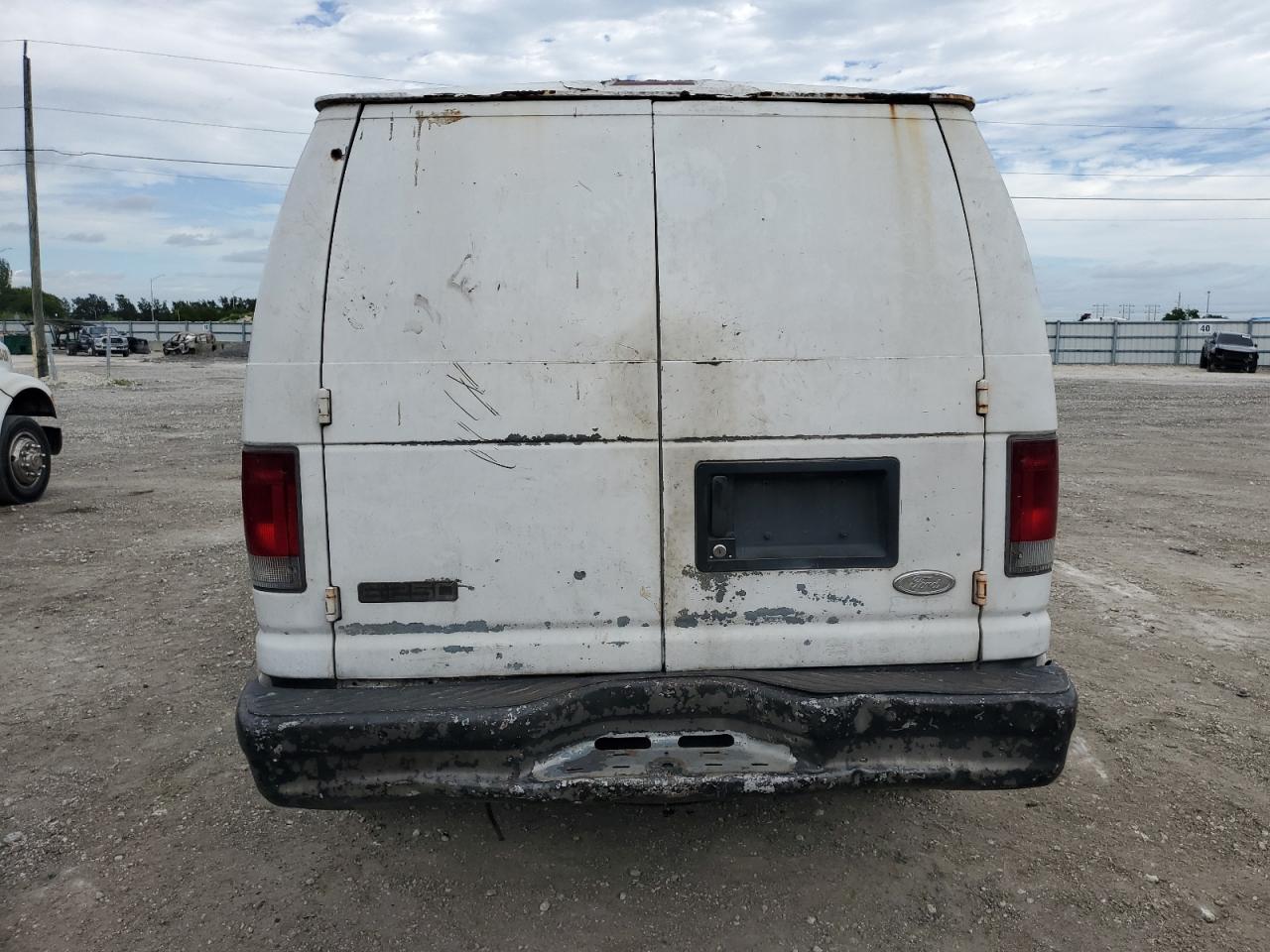 2002 Ford Econoline E250 Van VIN: 1FTNE242X2HB09357 Lot: 90965425