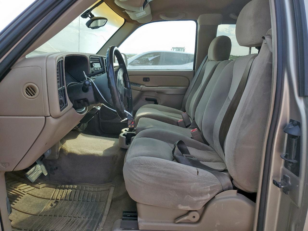 2003 Chevrolet Silverado C1500 VIN: 2GCEC19T031181870 Lot: 93446075