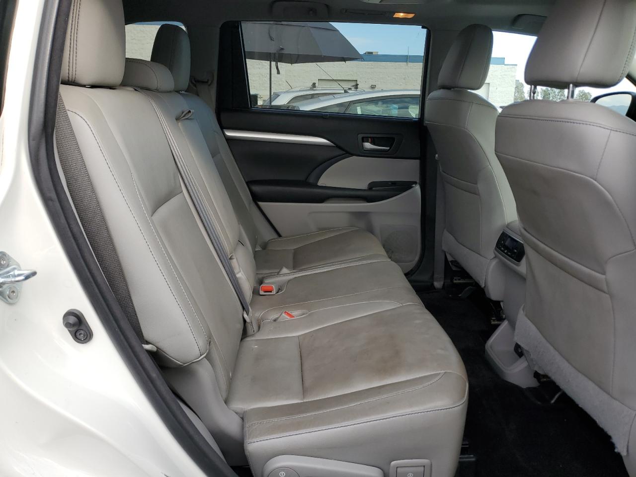 2016 Toyota Highlander Xle VIN: 5TDKKRFH1GS135967 Lot: 89689565