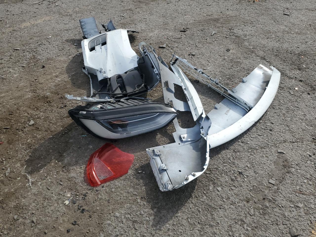 2016 Tesla Model X VIN: 5YJXCBE27GF027266 Lot: 92024655