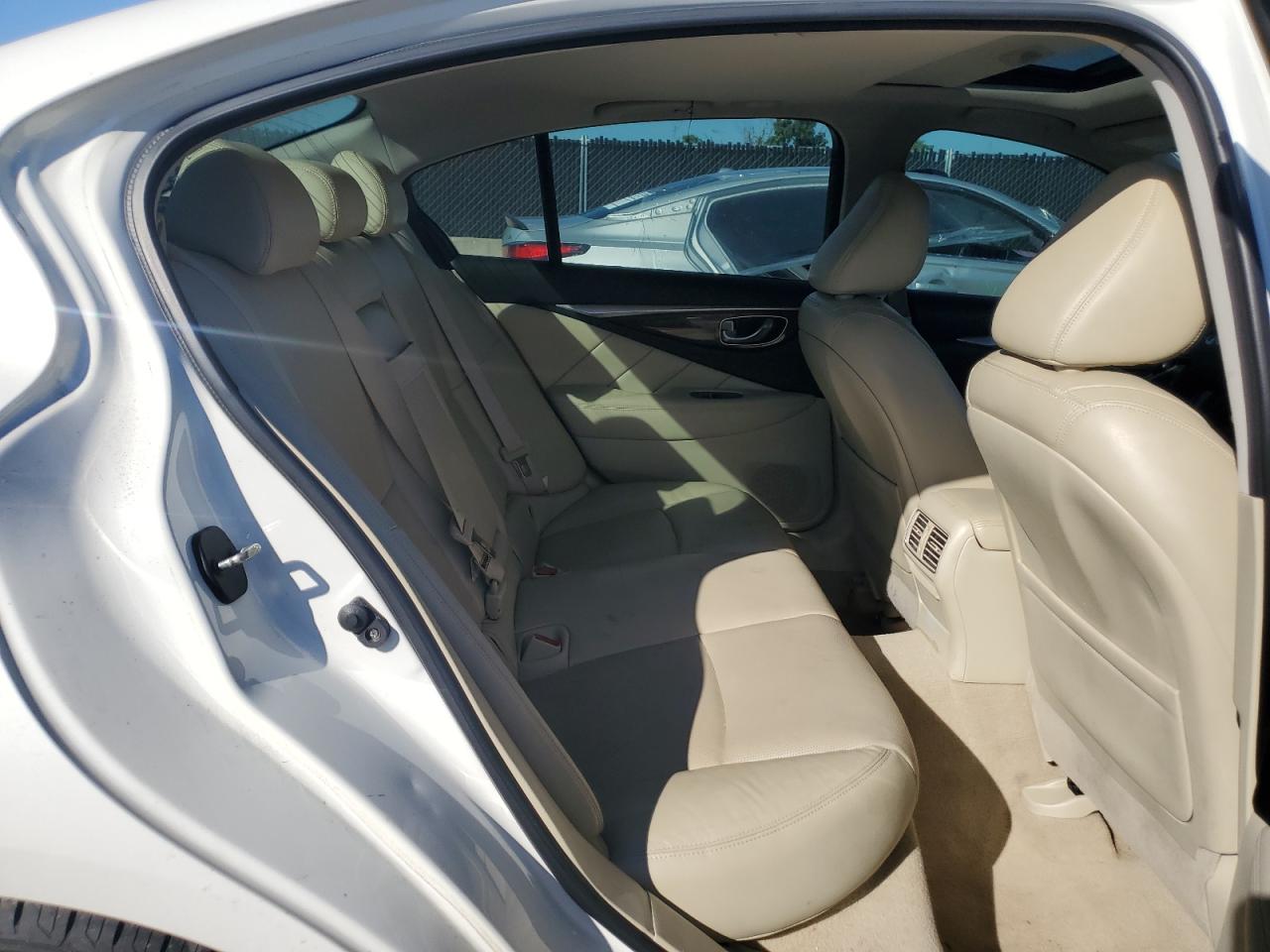 2014 Infiniti Q50 Base VIN: JN1BV7AR4EM685252 Lot: 92980405