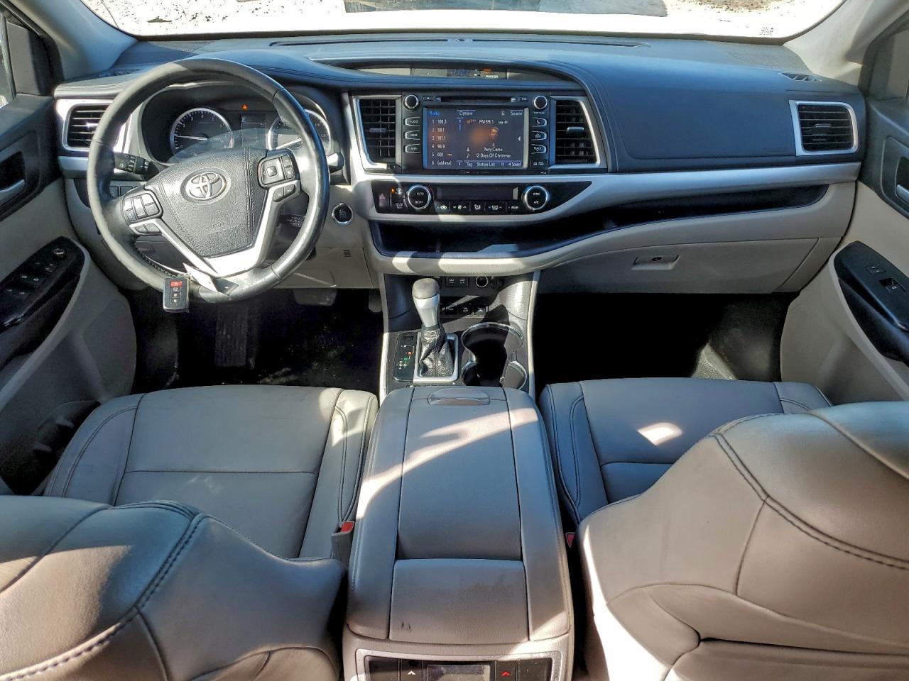 2018 Toyota Highlander Se VIN: 5TDJZRFH8JS817002 Lot: 94410685