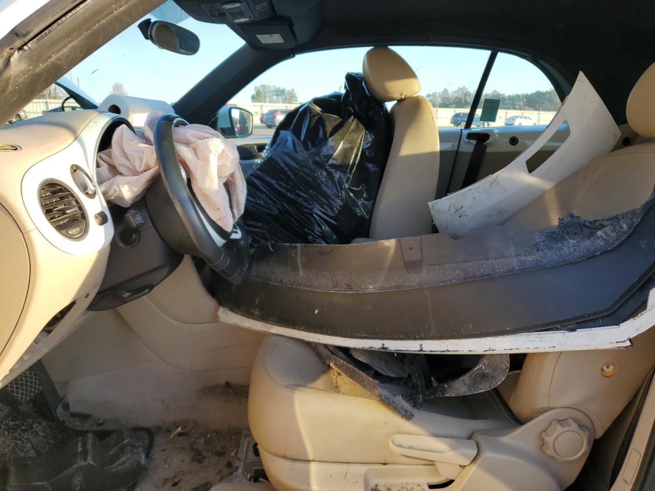 2015 Volkswagen Beetle 1.8T VIN: 3VW507AT5FM804031 Lot: 92644145