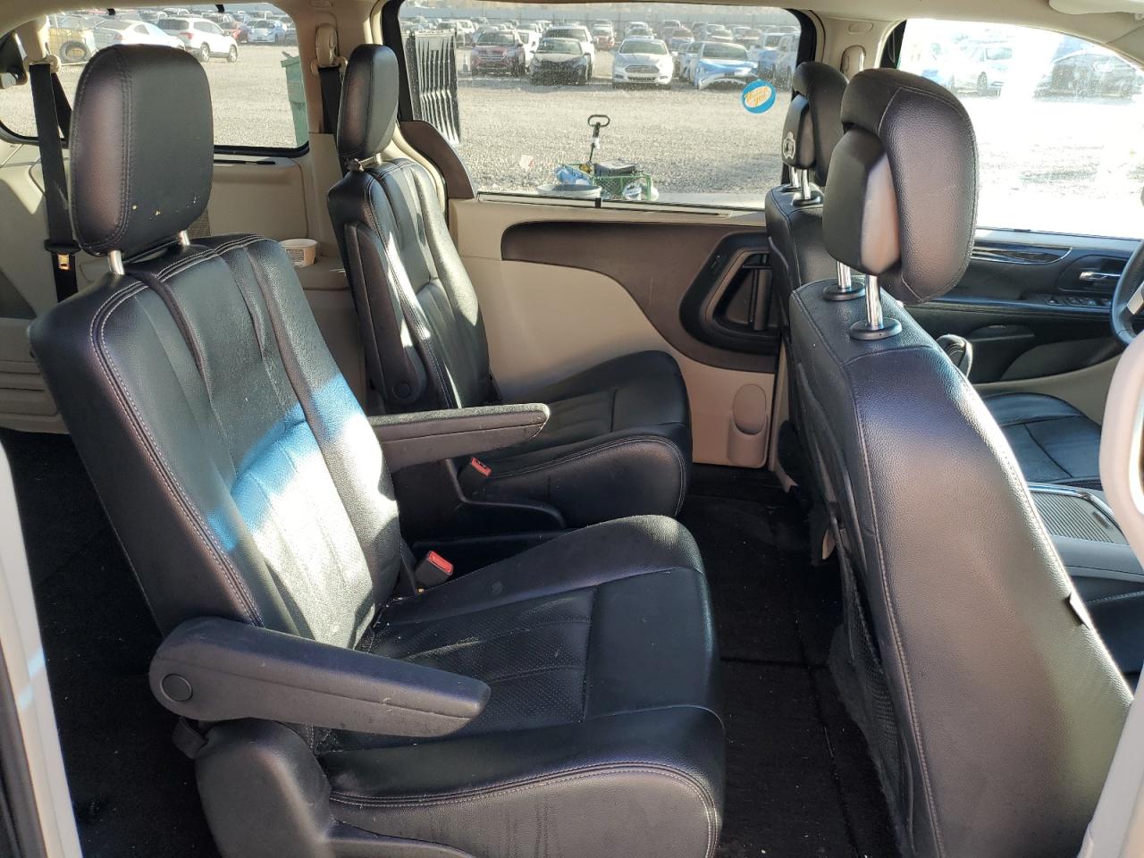 2014 Chrysler Town & Country Touring L VIN: 2C4RC1CG1ER284457 Lot: 92110345