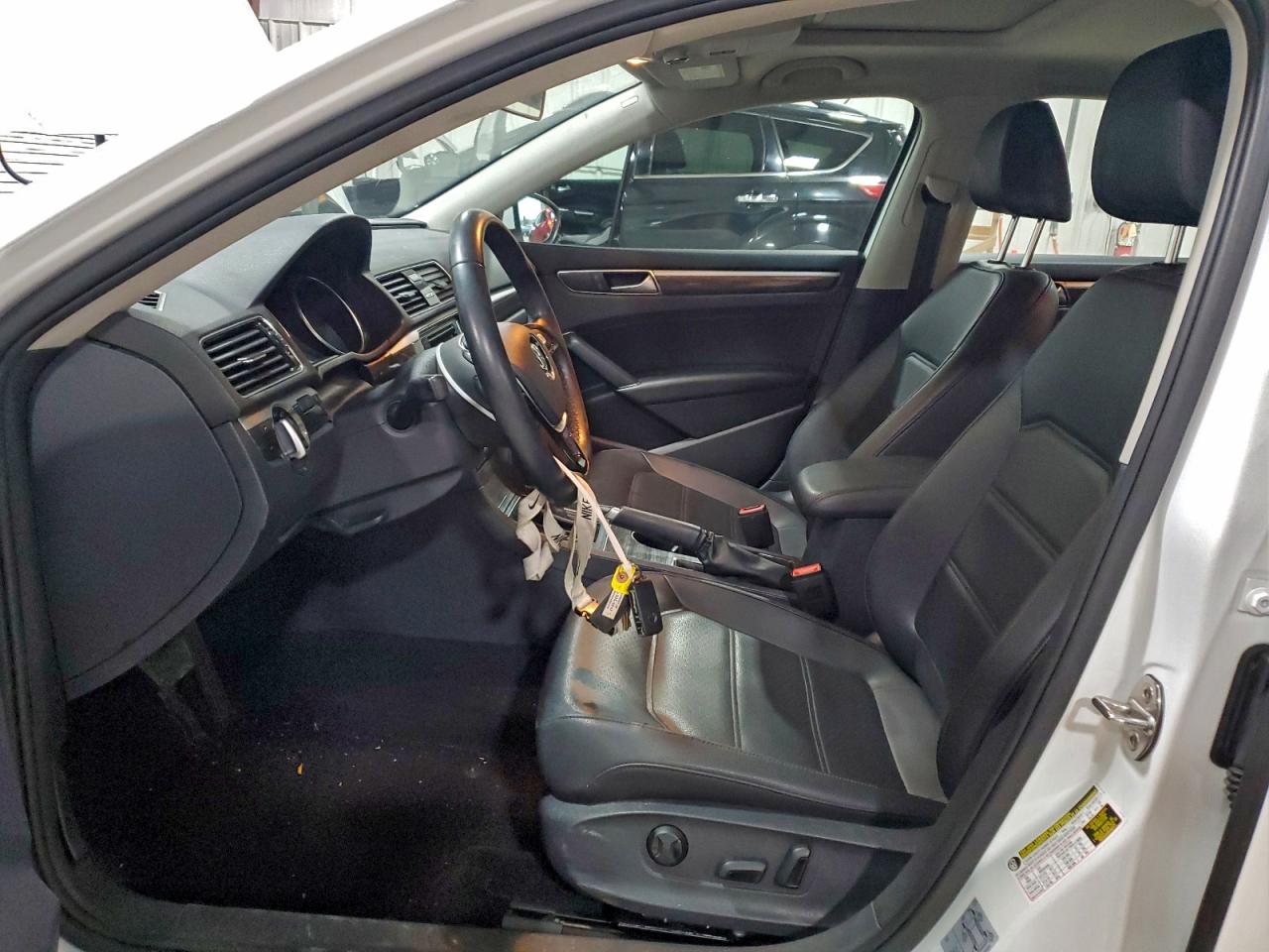 2018 Volkswagen Passat Se VIN: 1VWBA7A38JC045966 Lot: 93783435