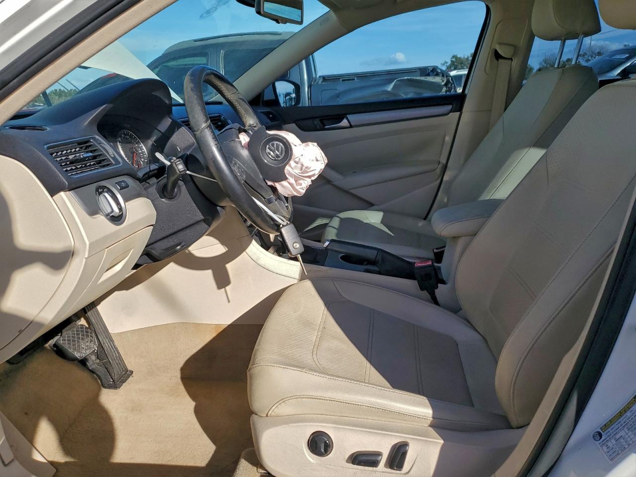 2014 Volkswagen Passat Se VIN: 1VWBS7A33EC113965 Lot: 93779385