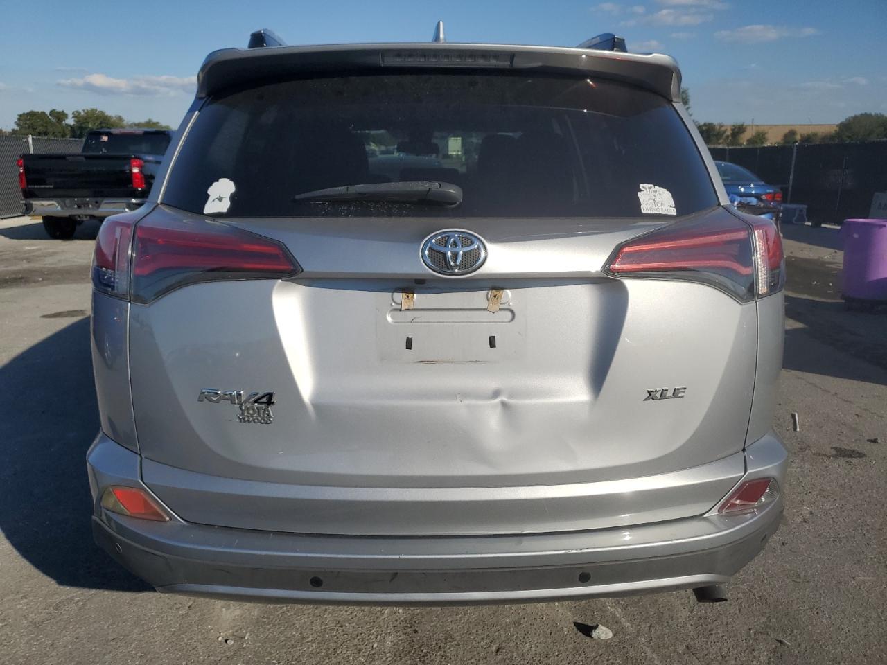 2017 Toyota Rav4 Xle VIN: 2T3WFREVXHW352317 Lot: 93179075