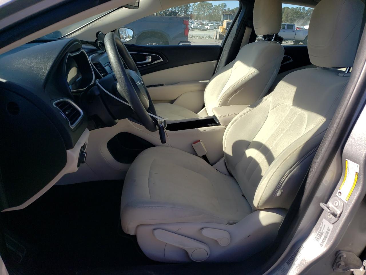 2015 Chrysler 200 Limited VIN: 1C3CCCAB9FN742953 Lot: 92482775