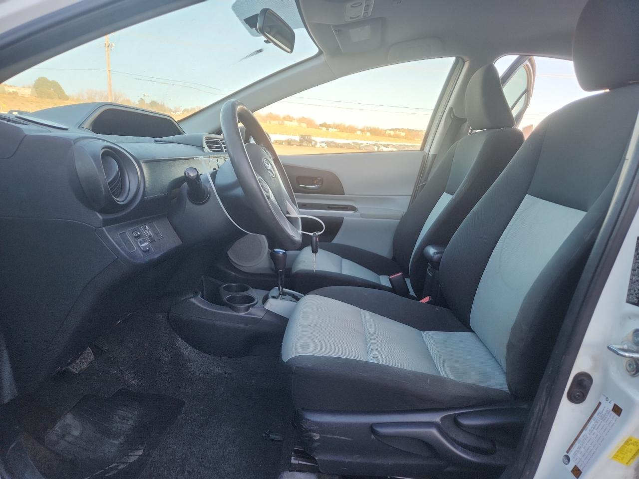 2014 Toyota Prius C VIN: JTDKDTB32E1574767 Lot: 92656865