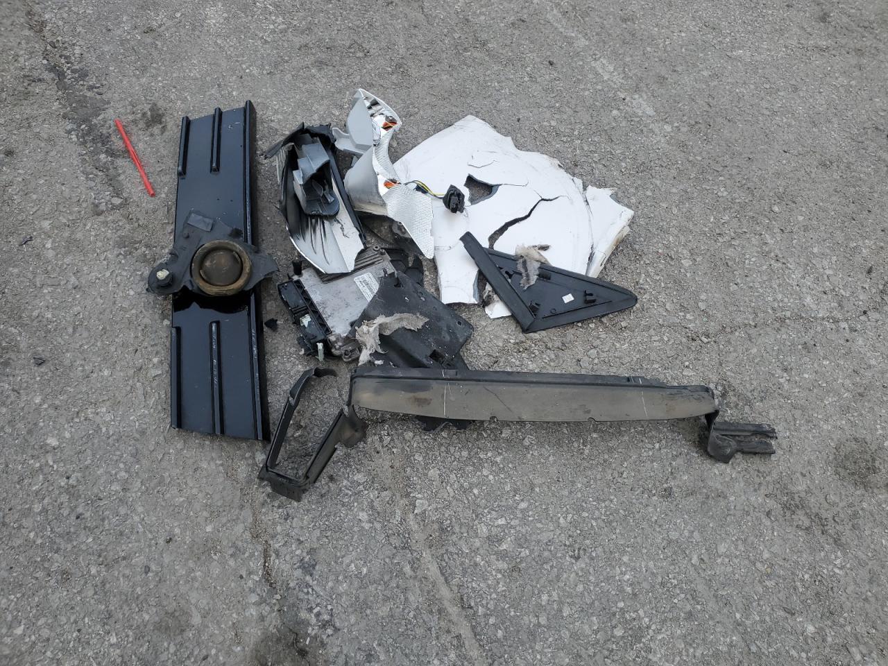 2016 Ford Escape Titanium VIN: 1FMCU0JX2GUB21978 Lot: 92039825