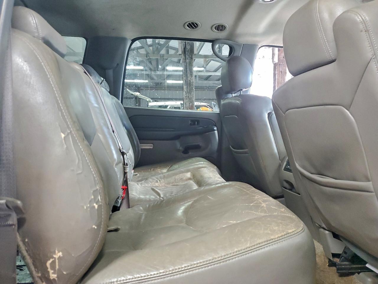 2003 Chevrolet Suburban C1500 VIN: 1GNEC16Z13J127600 Lot: 94242805