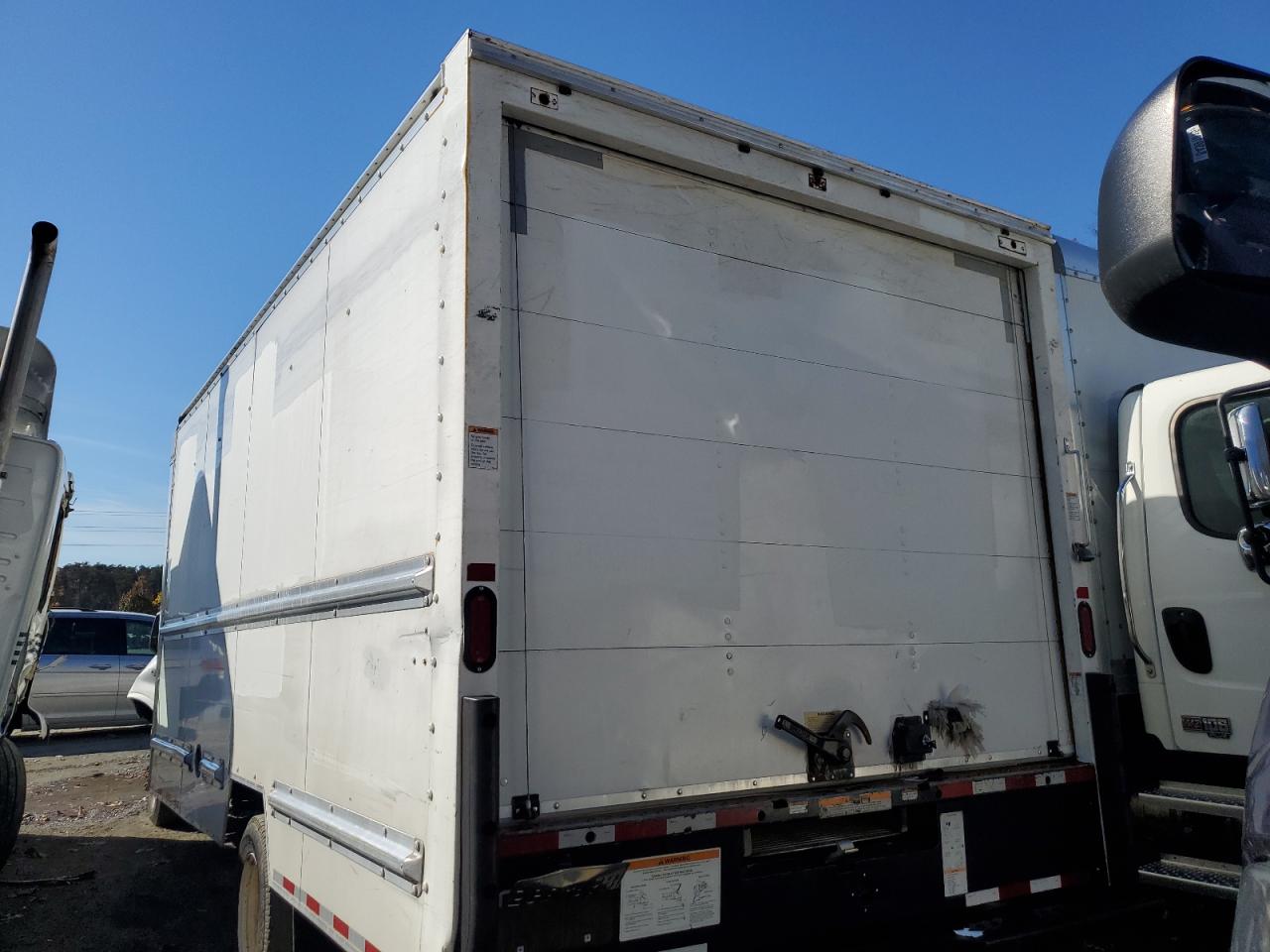 2017 GMC Savana Cutaway G3500 VIN: 1GD37TCG4H1905880 Lot: 84582415