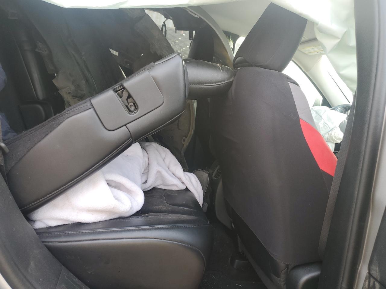 2019 Jeep Cherokee Latitude Plus VIN: 1C4PJLLBXKD132494 Lot: 92614625