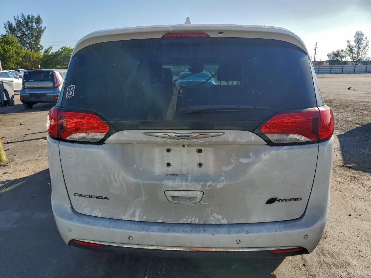 2018 Chrysler Pacifica Hybrid Limited VIN: 2C4RC1N75JR129420 Lot: 94059405