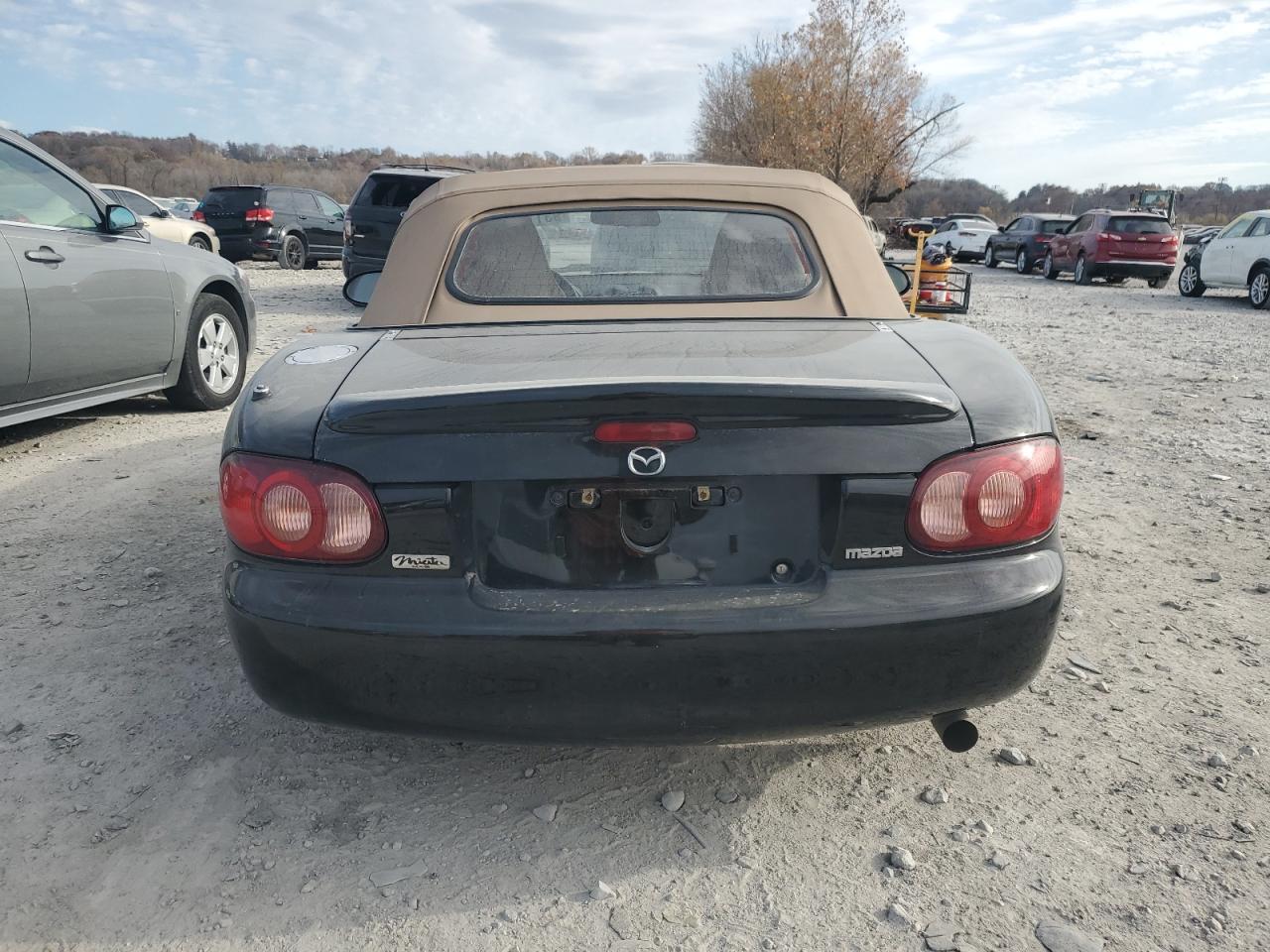2002 Mazda Mx-5 Miata Base VIN: JM1NB353X20233696 Lot: 93118145