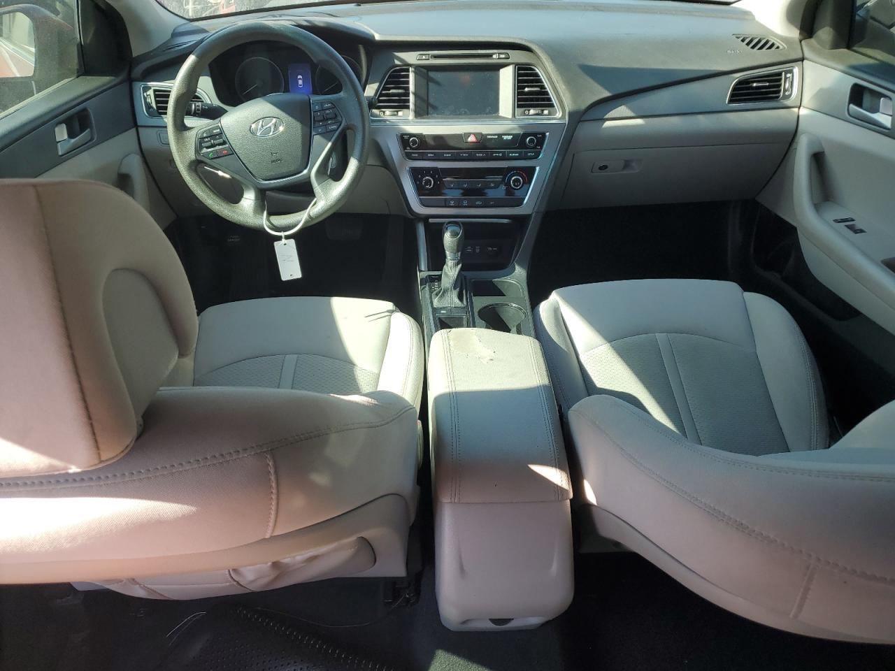 Фото: 5NPE24AF9GH379412