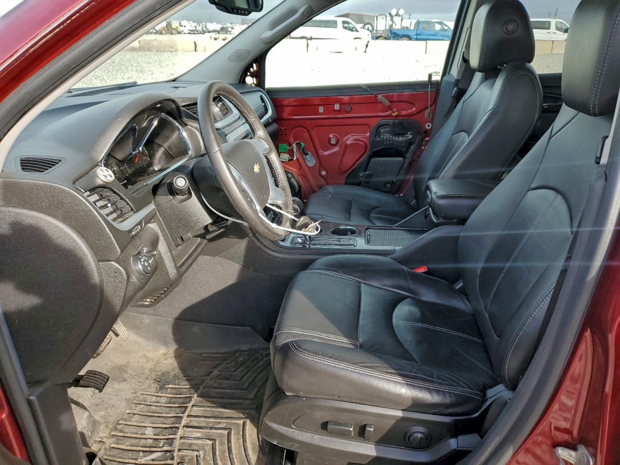 2016 Chevrolet Traverse Lt VIN: 1GNKVHKD0GJ323811 Lot: 94402705