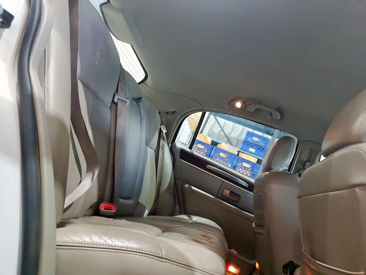 2009 Lincoln Town Car Signature Limited VIN: 2LNHM82V89X635797 Lot: 92693215