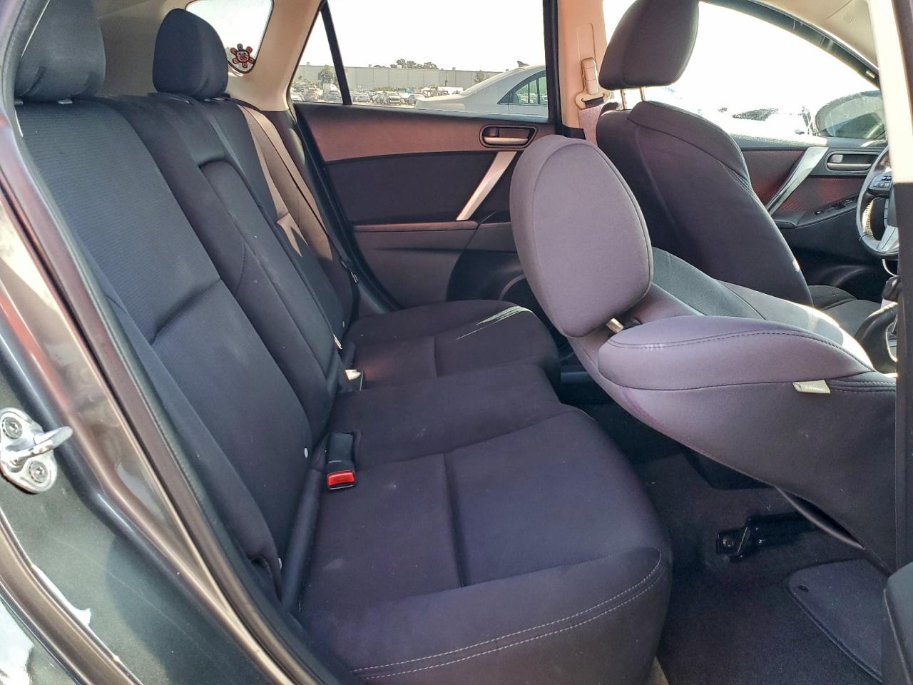 2011 Mazda 3 S VIN: JM1BL1K6XB1418554 Lot: 93953665