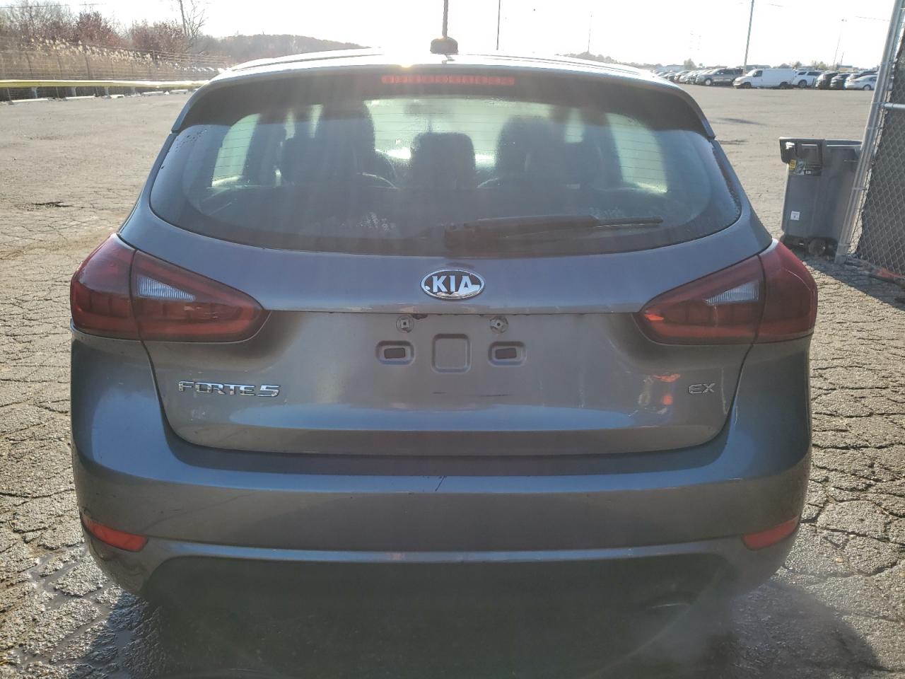 2017 Kia Forte Ex VIN: KNAFX5A88H5715515 Lot: 92656435