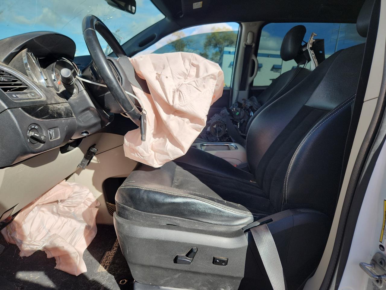 2017 Dodge Grand Caravan Sxt VIN: 2C4RDGCG1HR825706 Lot: 92946245