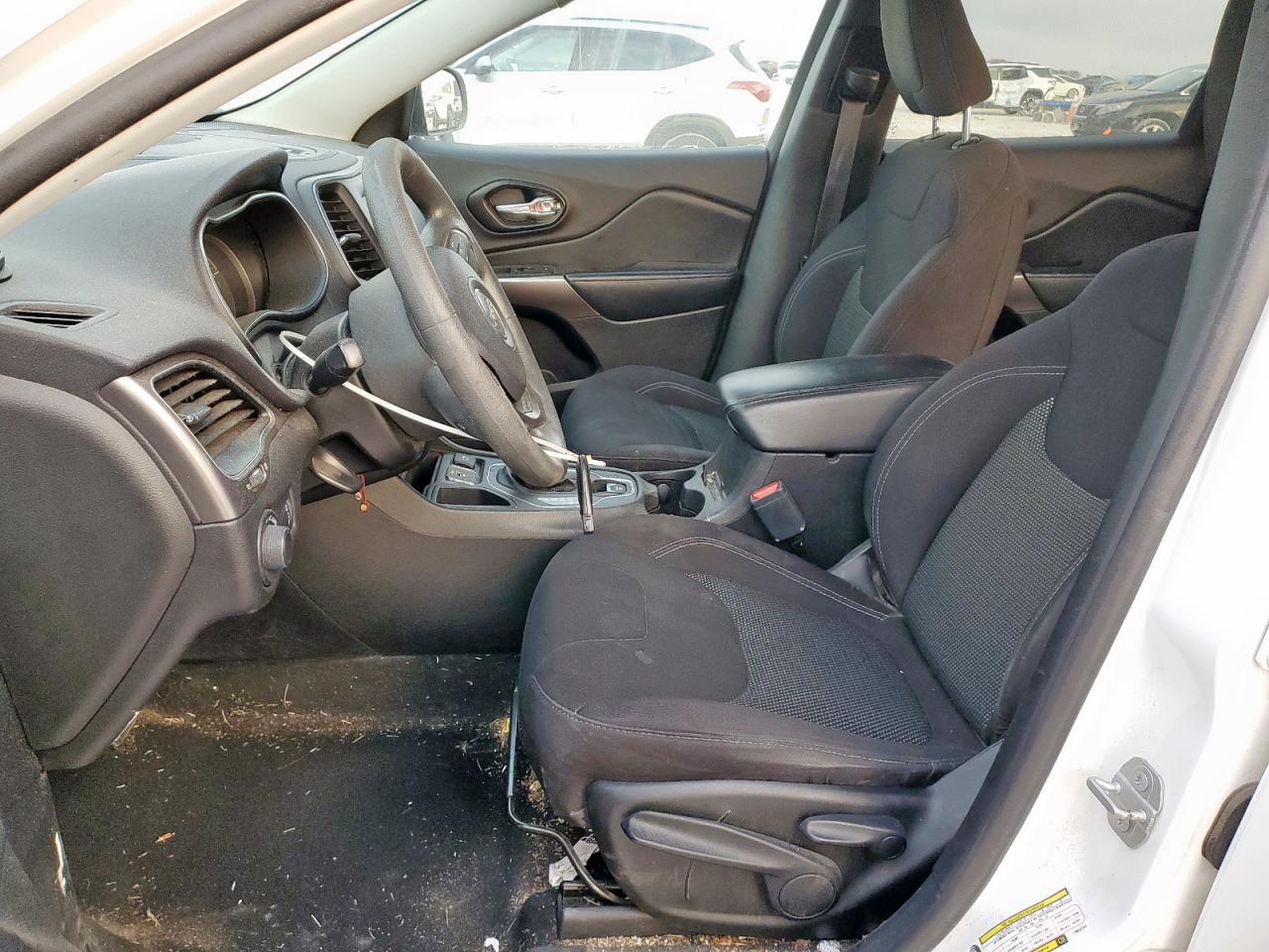 2020 Jeep Cherokee Latitude VIN: 1C4PJLCB8LD653747 Lot: 93519675