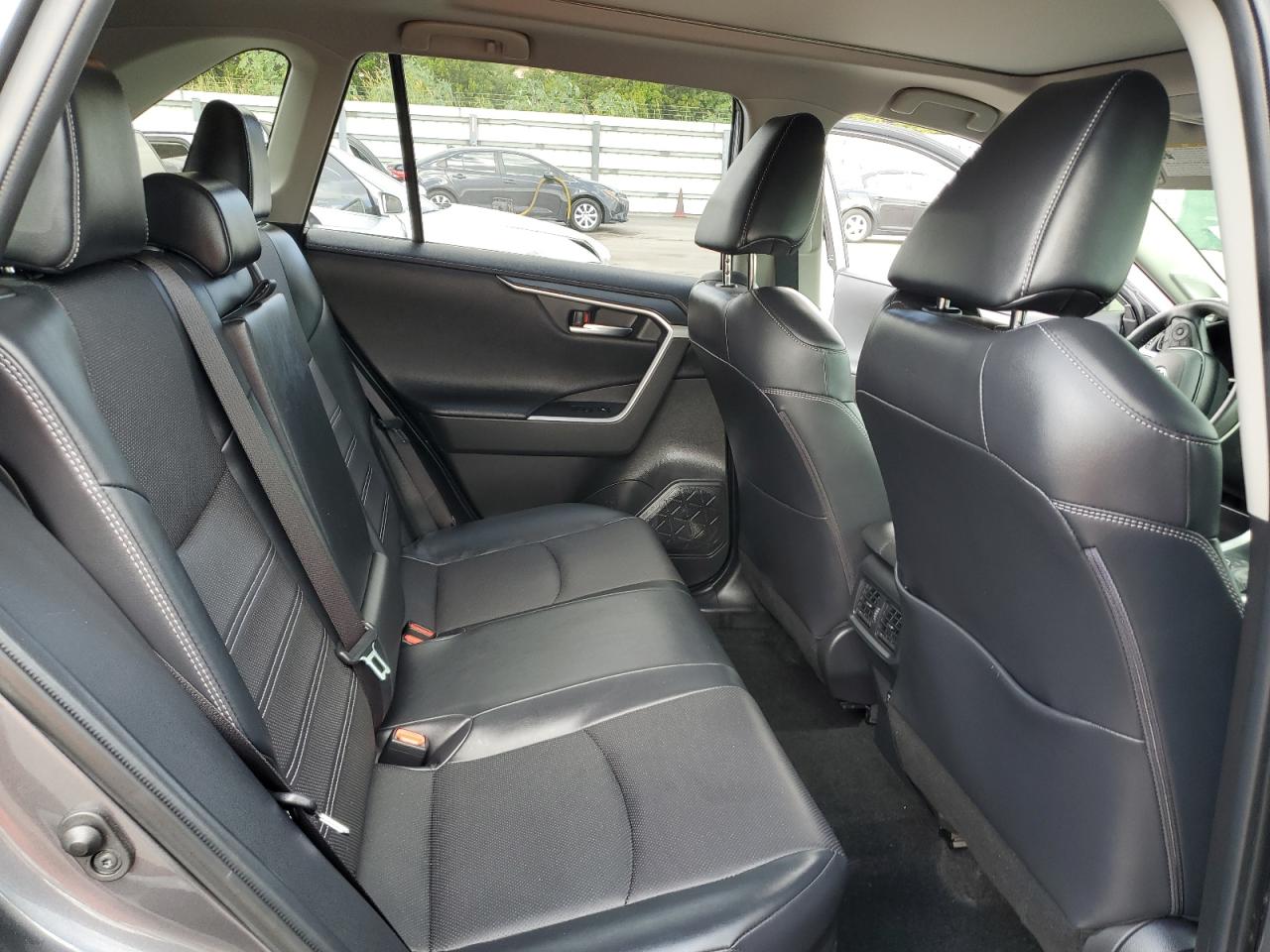 2020 Toyota Rav4 Limited VIN: JTMDWRFV5LD548807 Lot: 93292085