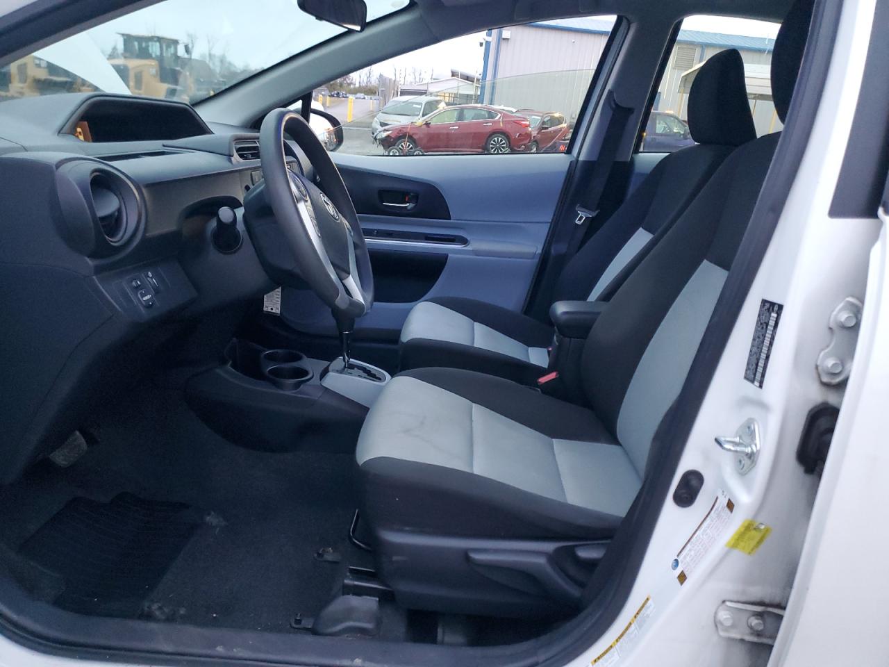 2014 Toyota Prius C VIN: JTDKDTB38E1077237 Lot: 92907695