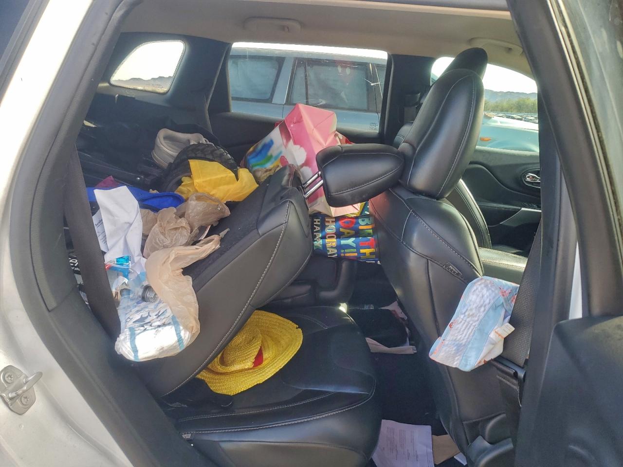 2018 Jeep Cherokee Latitude Plus VIN: 1C4PJLLBXJD612310 Lot: 95068645