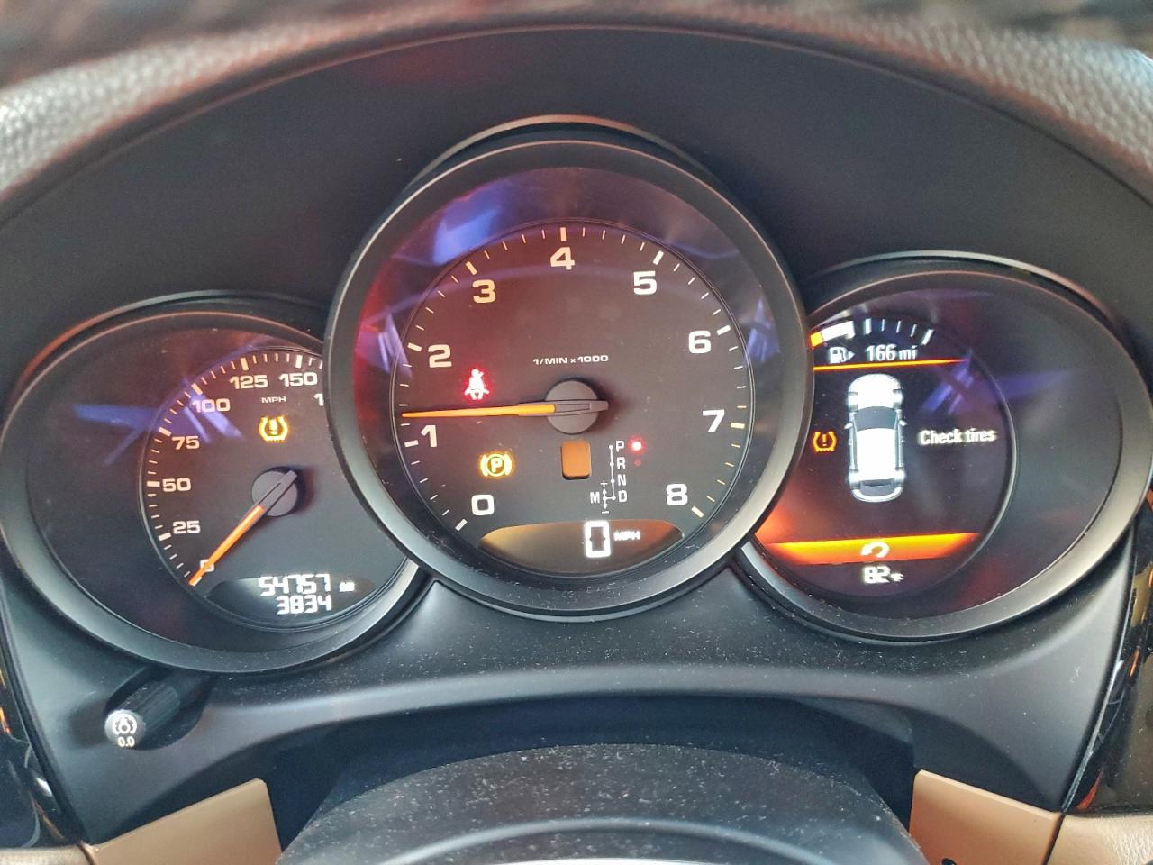 2018 Porsche Macan VIN: WP1AA2A51JLB18211 Lot: 92765495