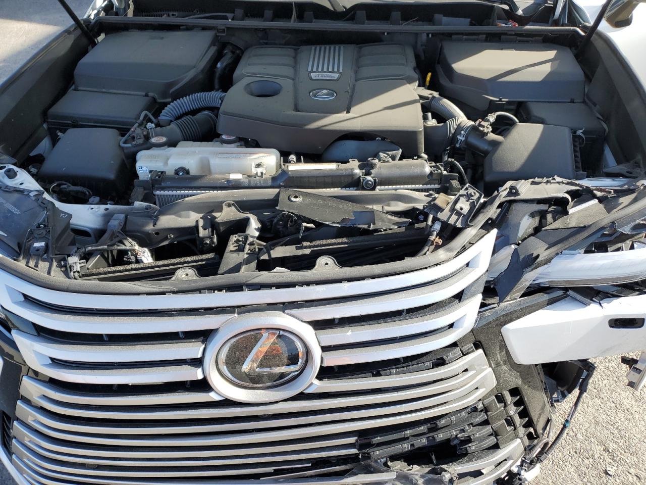 2024 Lexus Lx 600 Base VIN: JTJGB7CX0R4045260 Lot: 92025175