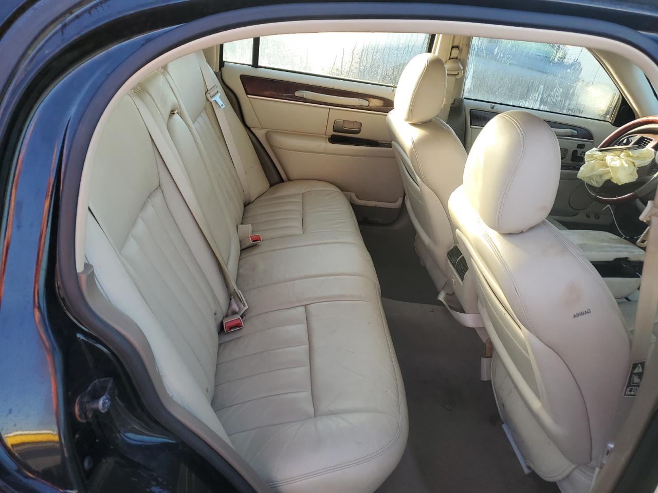 2003 Lincoln Town Car Signature VIN: 1LNHM82W13Y614712 Lot: 92677455