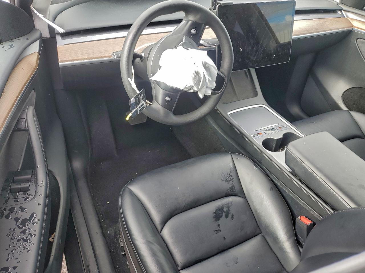 2024 Tesla Model Y VIN: 7SAYGDED2RF162618 Lot: 93695165